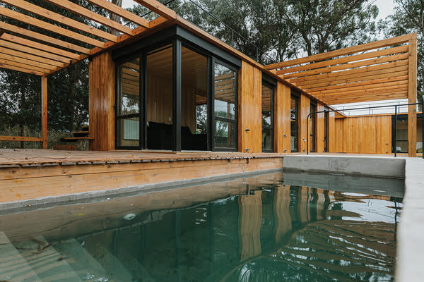Casa de veraneo en Chapadmalal resalta las cualidades de la madera
